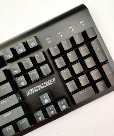 Bàn phím cơ Gaming có dây Newmen GM390 RBG