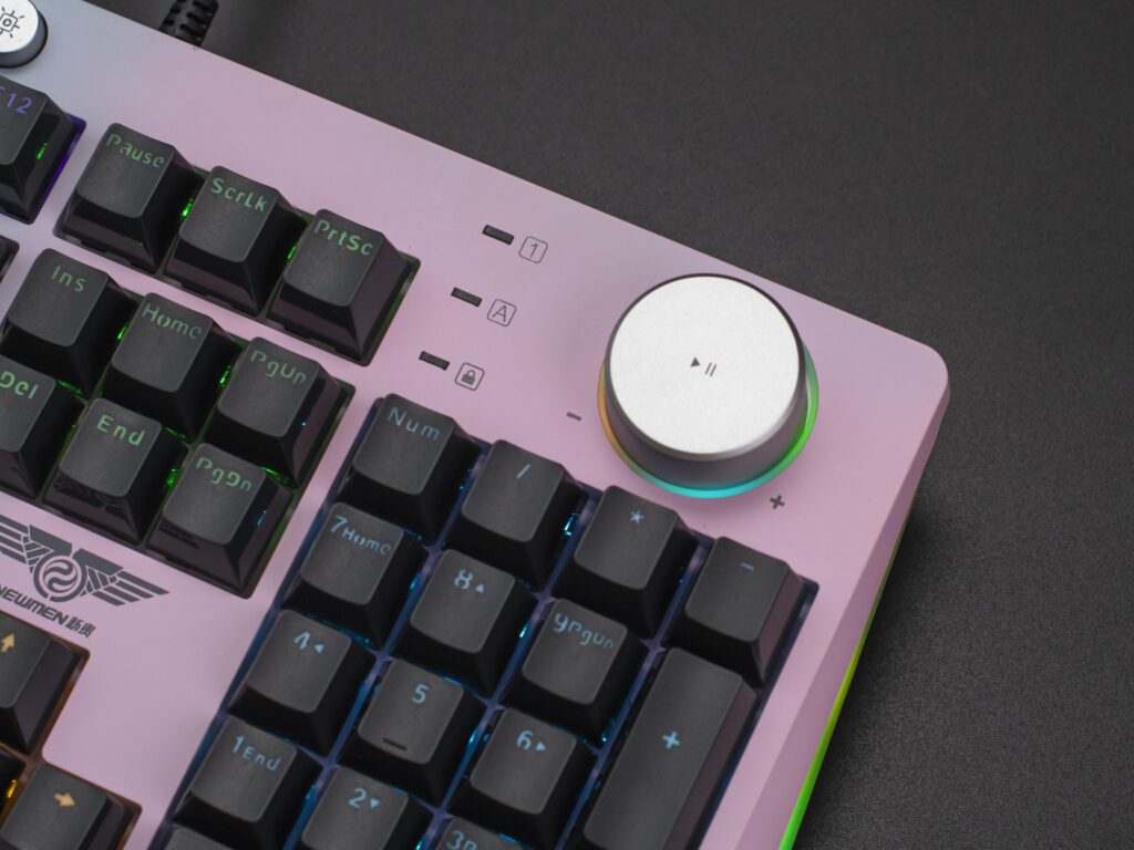 Bàn phím cơ Gaming có dây Newmen GM700