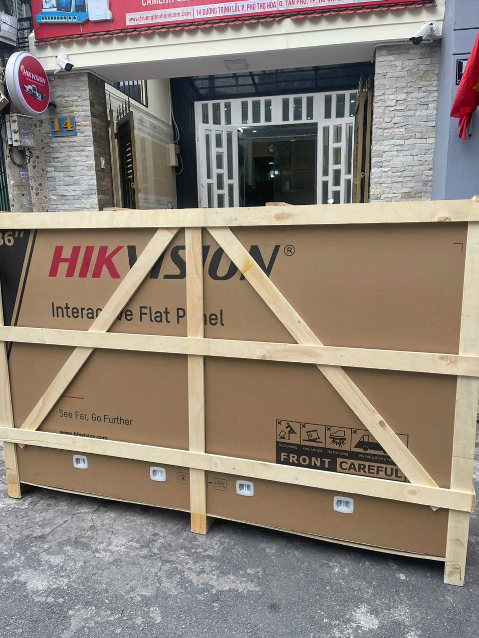 Dịch vụ phân phối màn hình tương tác Hikvision