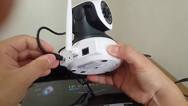 Kiểm tra nguồn cắm điện camera kbvision