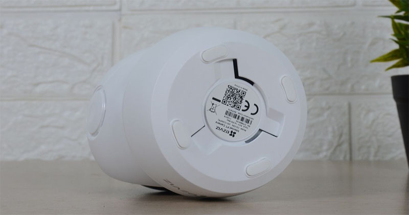 Kiểm tra trên bao bì sản phẩm hoặc trên camera Ezviz