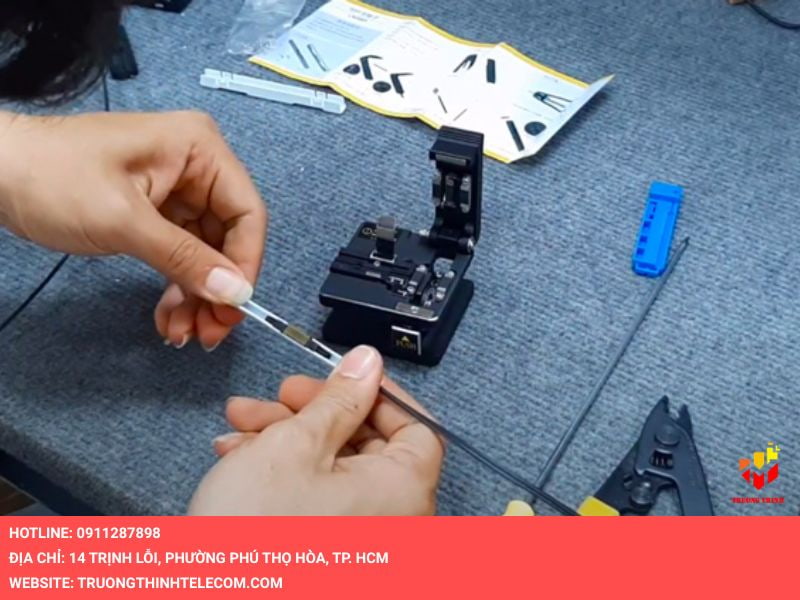 Tiến hành nối bằng rệp